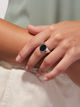 Load image into Gallery viewer, Oval Signet Ring - Madison Black
