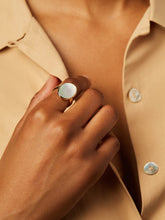 Load image into Gallery viewer, Oval Stone Ring - Mara Pearl