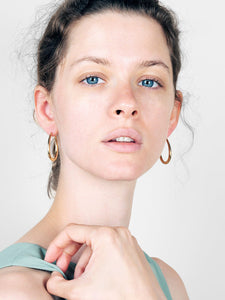 Gold Hoop Earrings - Cuidado