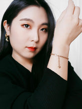 Load image into Gallery viewer, Twisted Chain Bracelet - Lisa
