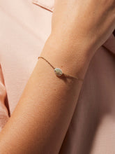 Load image into Gallery viewer, Oval Stone Bracelet - Mali Pearl
