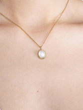 Load image into Gallery viewer, Moonstone Necklace - Axel Moonstone

