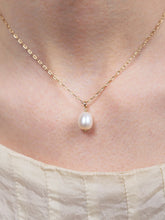 Load image into Gallery viewer, Freshwater Pearl Necklace - Naomi
