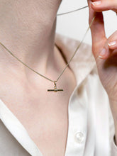 Load image into Gallery viewer, Toggle Necklace - Amelia
